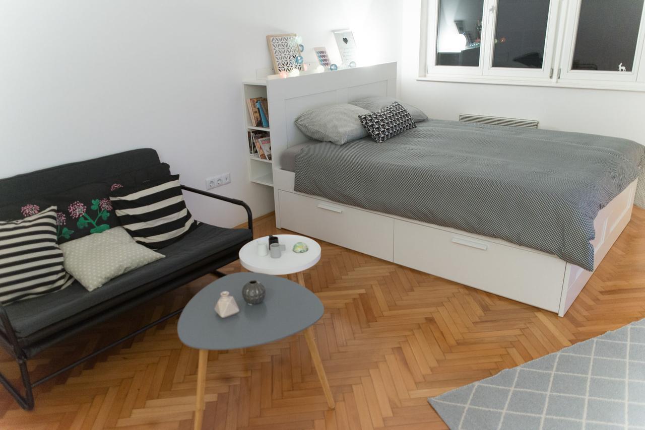 Bright & Stylish Studio Home, Superbly Located サラエヴォ エクステリア 写真