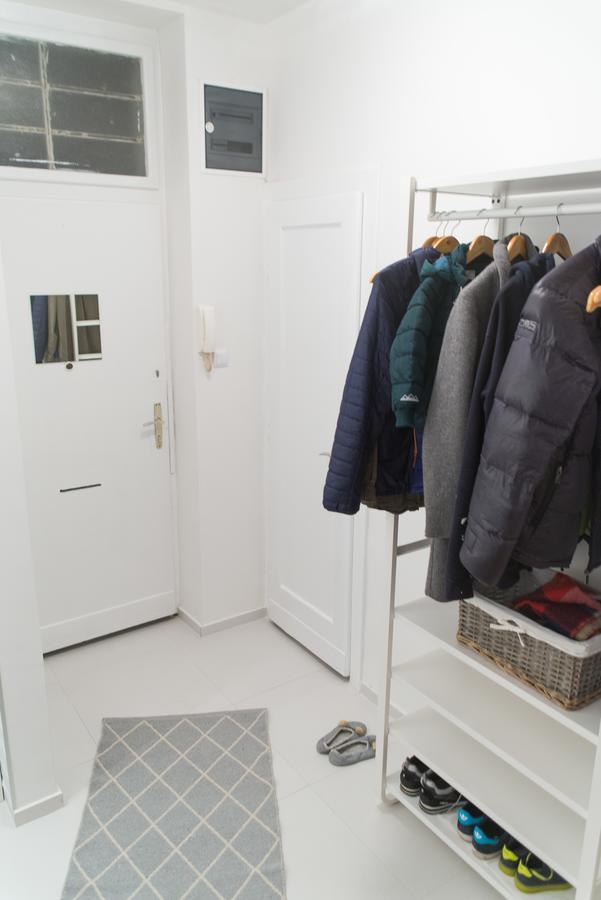 Bright & Stylish Studio Home, Superbly Located サラエヴォ エクステリア 写真