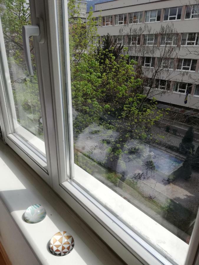 Bright & Stylish Studio Home, Superbly Located サラエヴォ エクステリア 写真